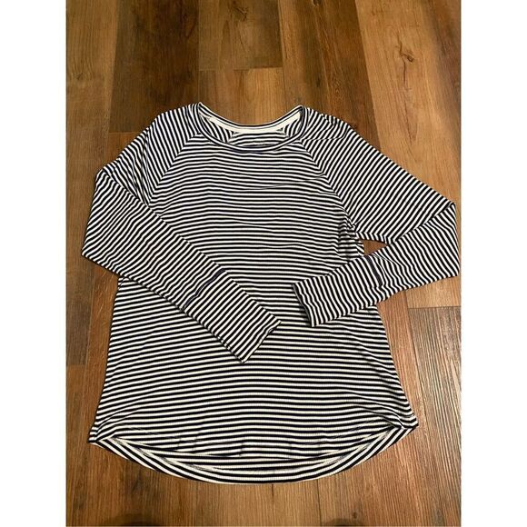 Offline by aerie long sleeve - Picture 1 of 2